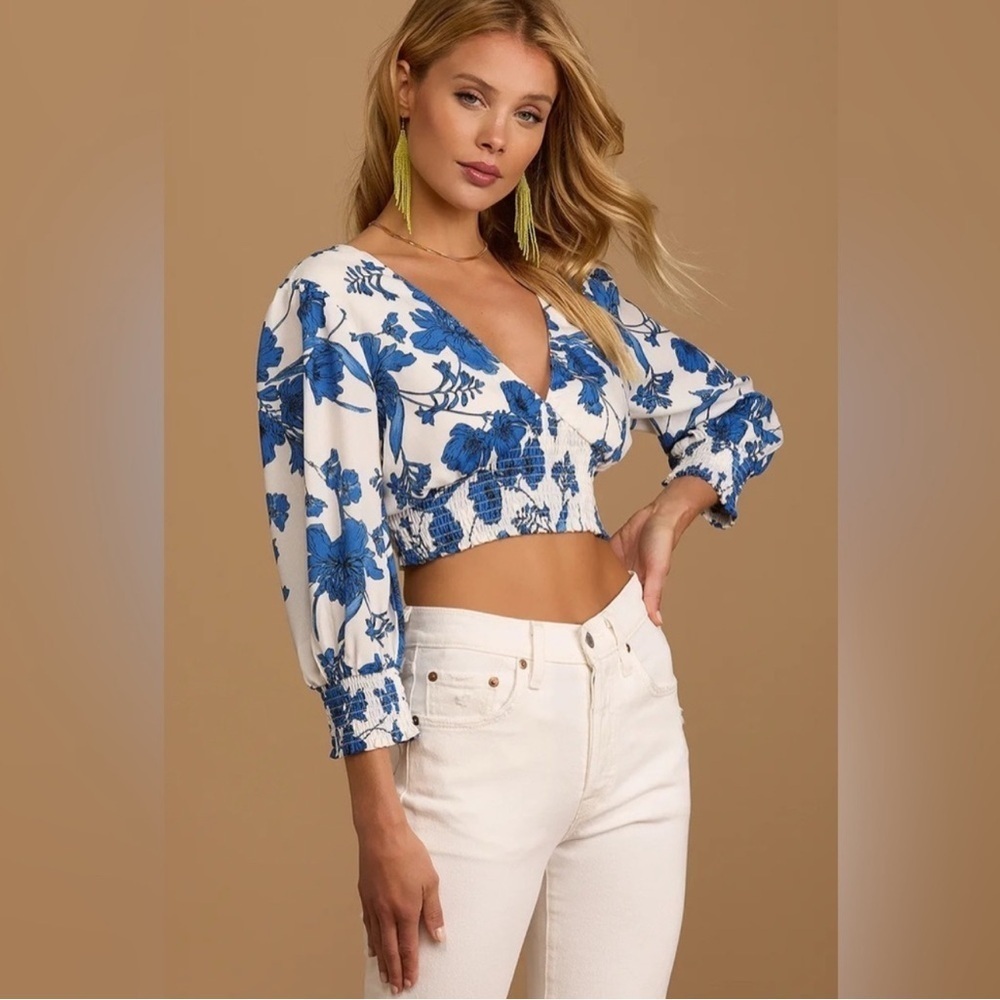 Lulu's Into the Sunshine Ivory Floral Print Tie-Back Smocked Crop Top Size Med.